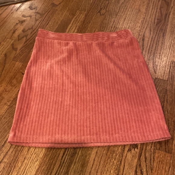 Double Zero Skirt Size Small - Picture 2 of 4